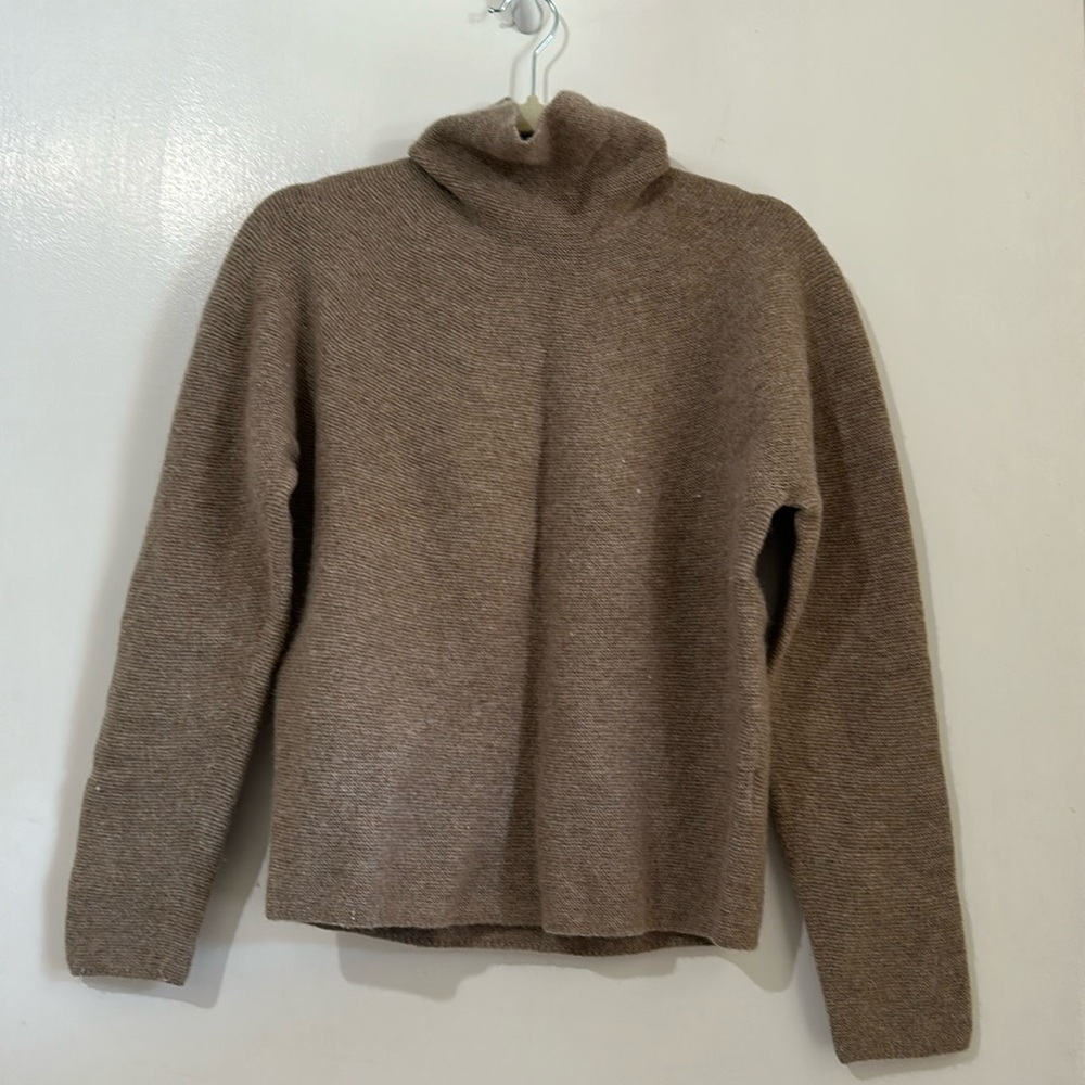 Uniqlo mockneck sweater